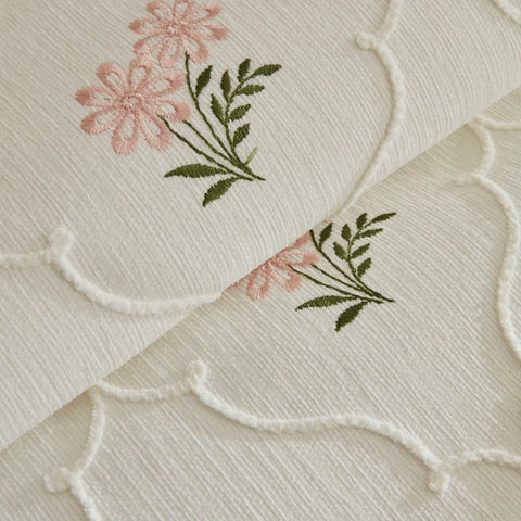 Karaca Home Myra Bestickte Doppelbett-Tagesdecke mit Blumenmuster in Ecru