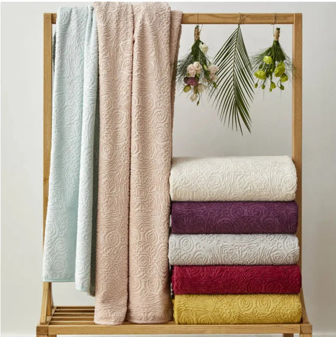 Karaca Home Scala Plum Single Embosy Decke