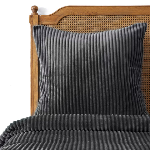 Karaca Home Joena Grau Doppelweiche Tagesdecke Set Öko-Tex Zertifiziert
