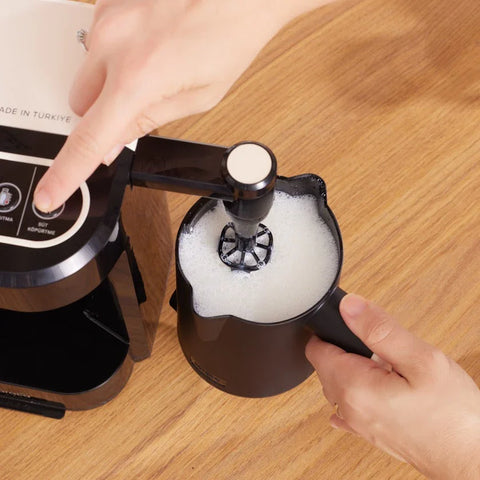 Karaca Hatır Barista Latte und Türkische Kaffeemaschine Imperial Red