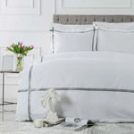 Karaca Home White Collection Valse Bettbezugsset aus gestreiftem Perkal in grauem Satin