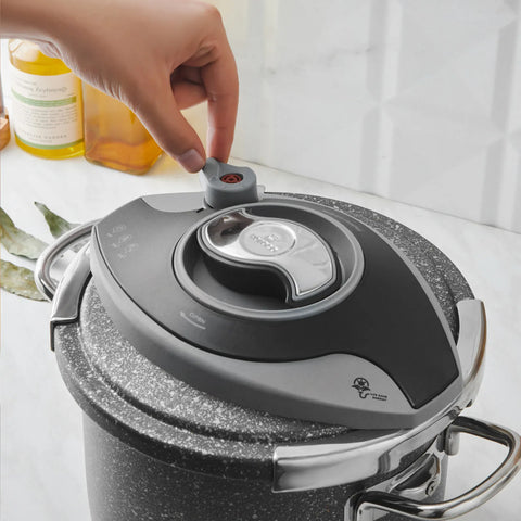 Karaca Biogranit Steel Plus 6 Liter Schnellkochtopf Schwarz