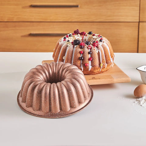 Karaca Lina Geschnittenes Gold Gusskuchenform 25 cm